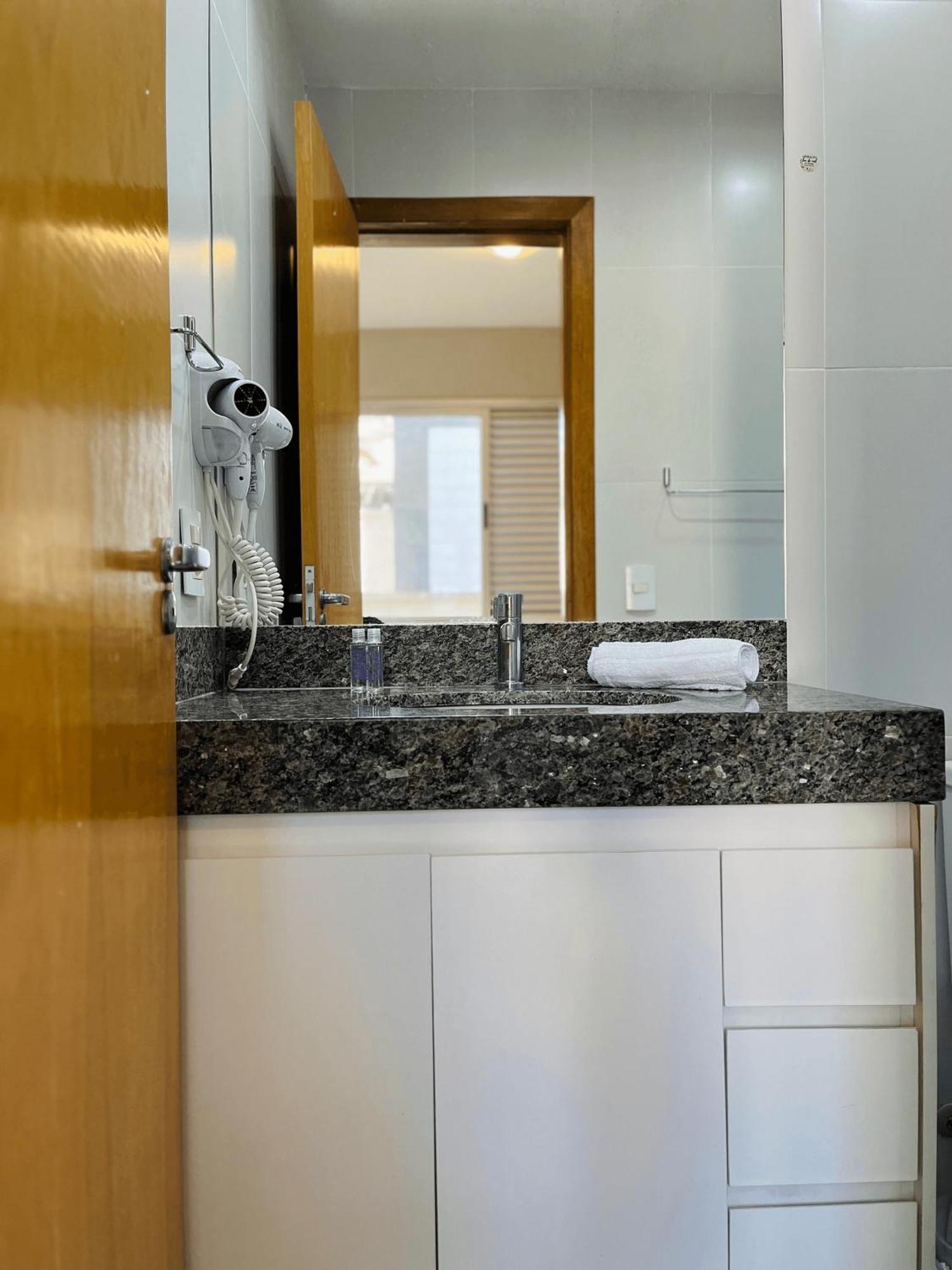 Lk Grajau 10 Apartment เบโลโอรีซอนชี ภายนอก รูปภาพ
